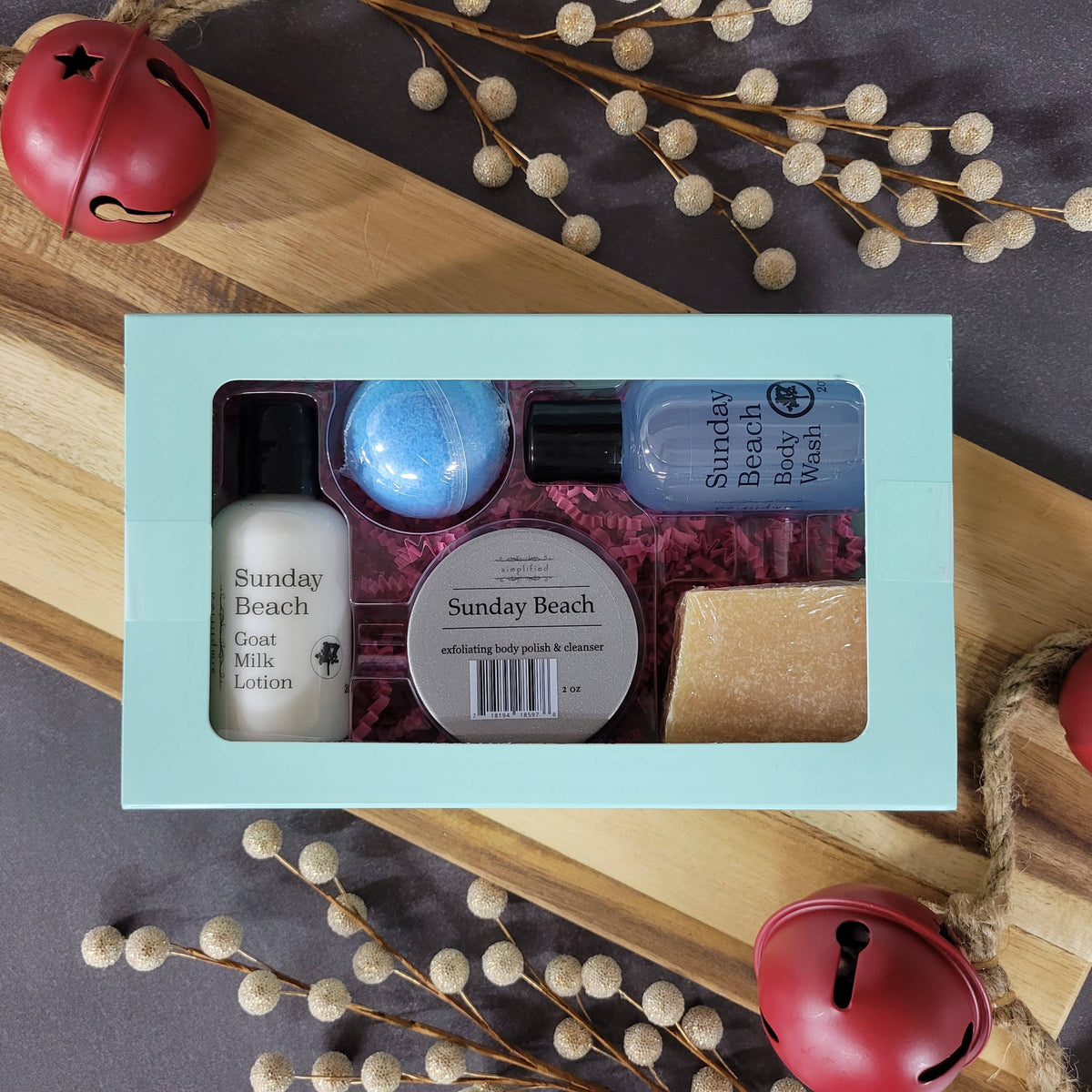 5-piece gift set box with Sunday Beach lotion, cleanser, body polish and soap