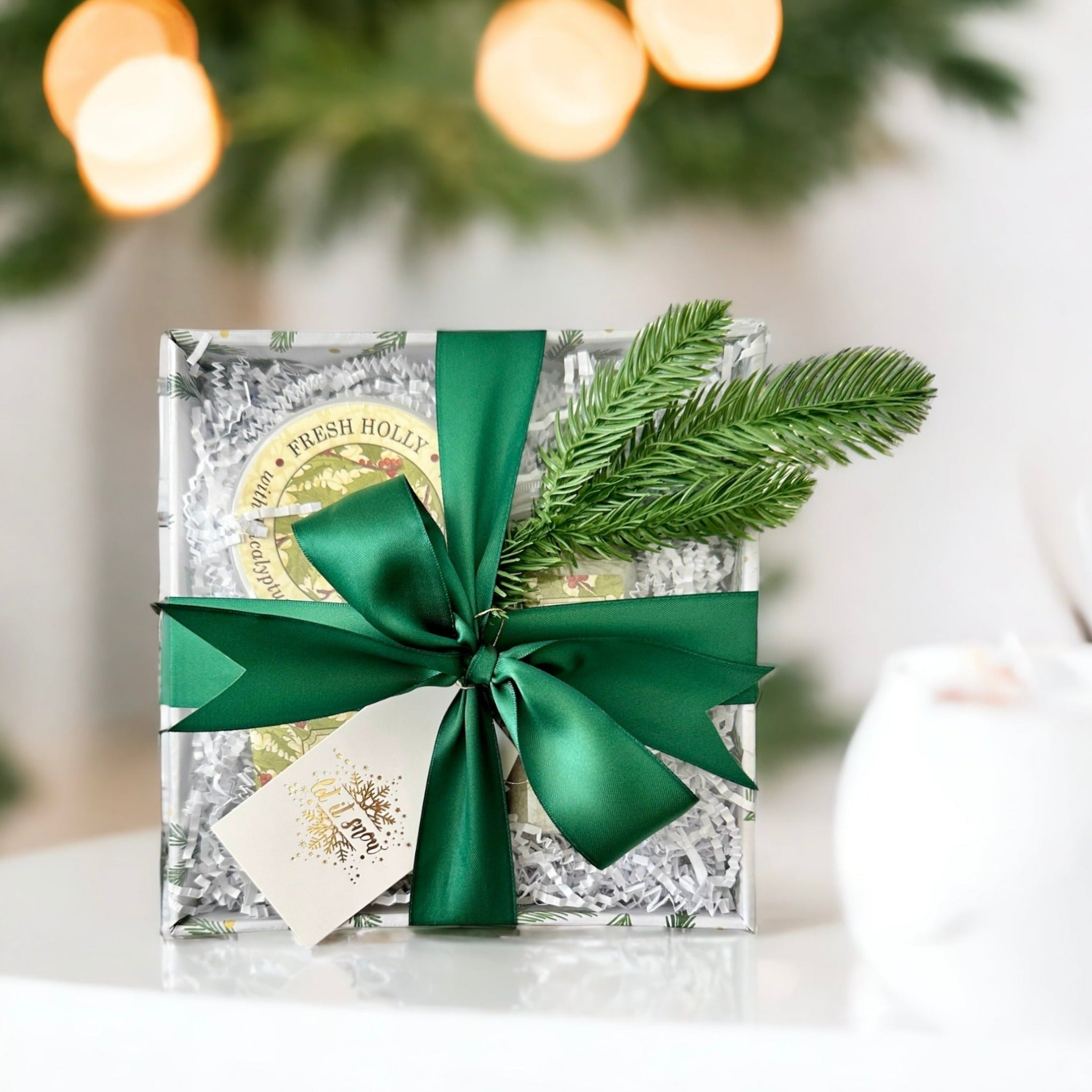 FRESH HOLLY Holiday Bath Gift Set