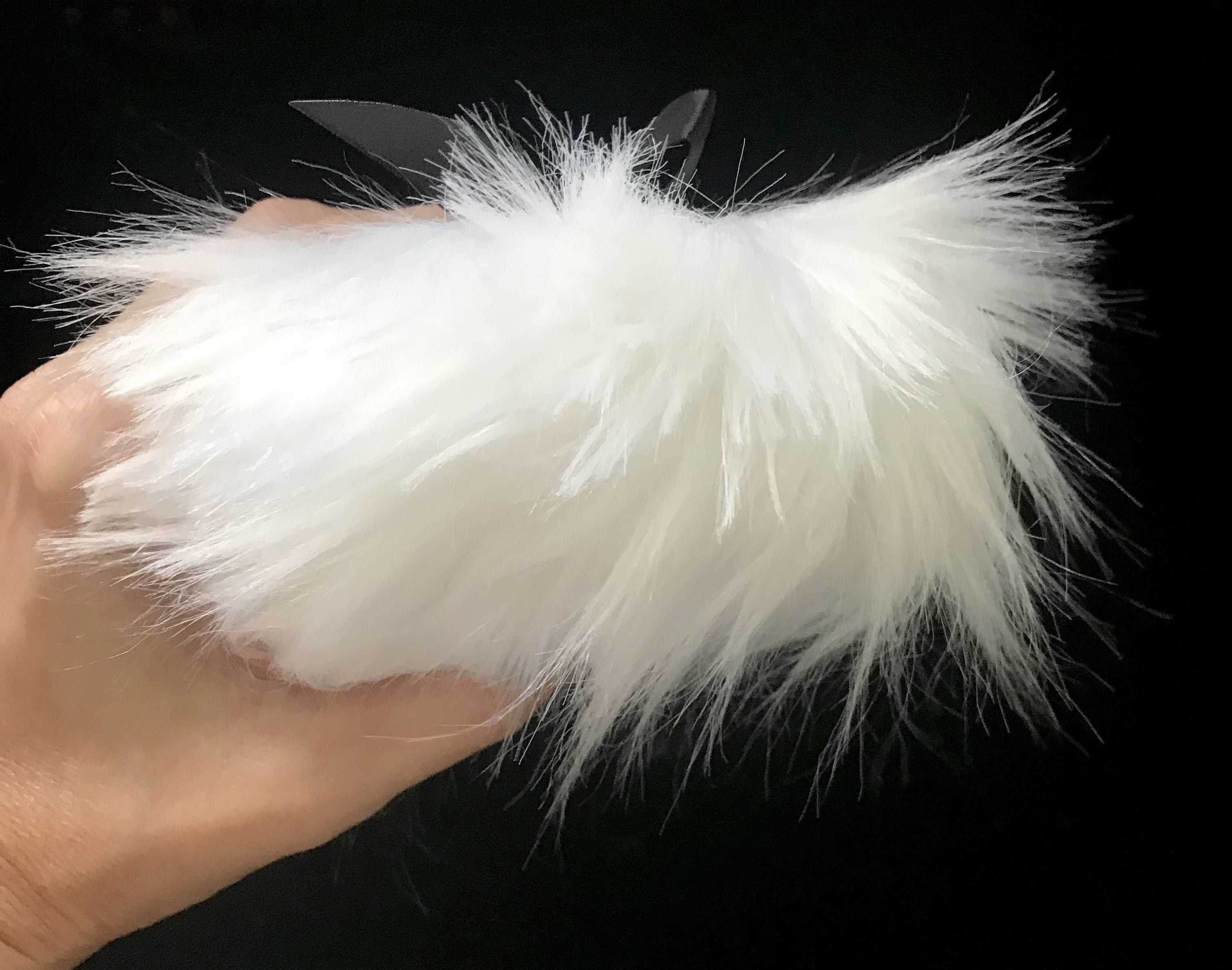 Accessories - Faux Fur Powder Puff - Large 5" - White / Black
