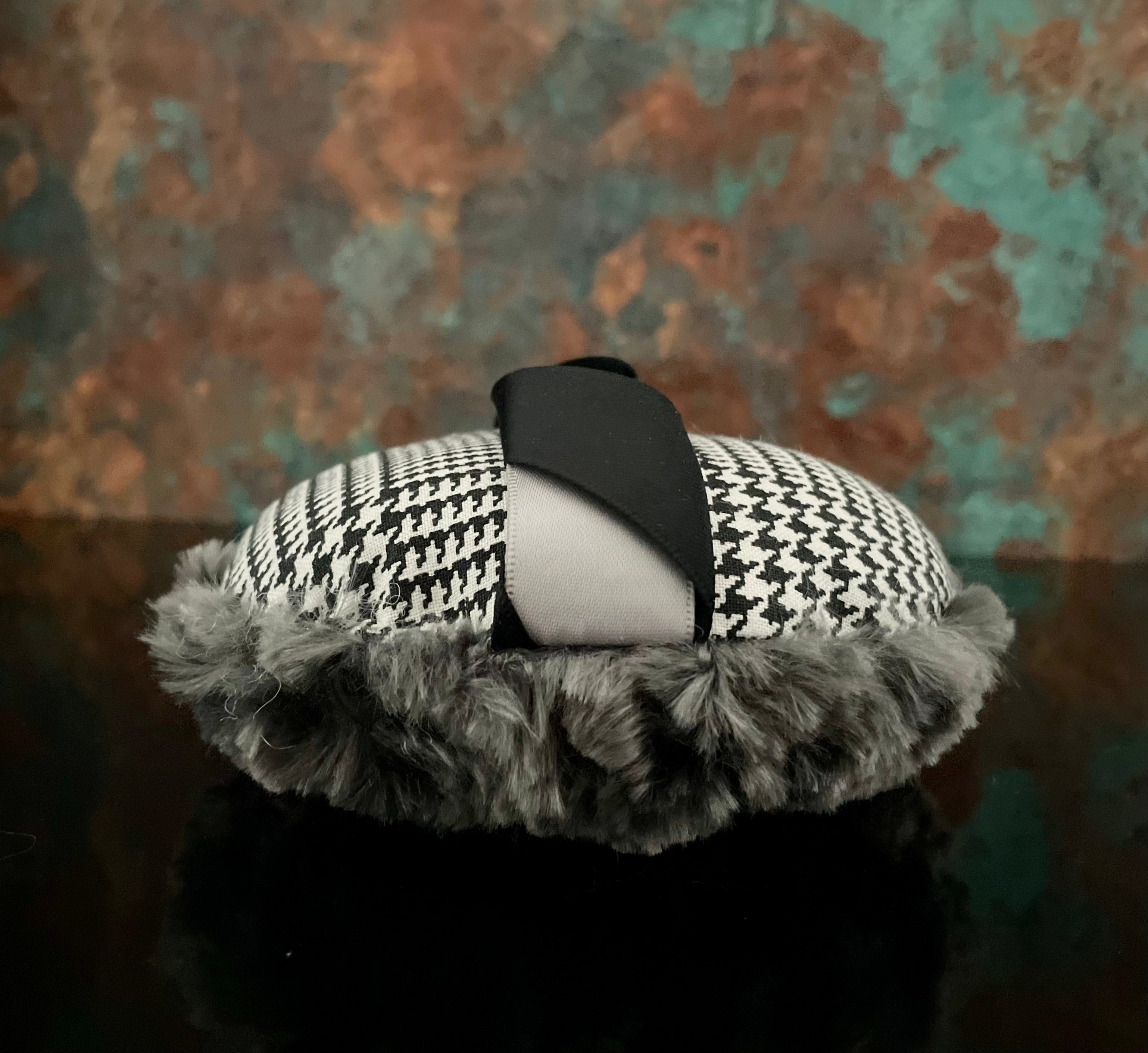 Large unisex powder puff for body - Houndstooth Gray