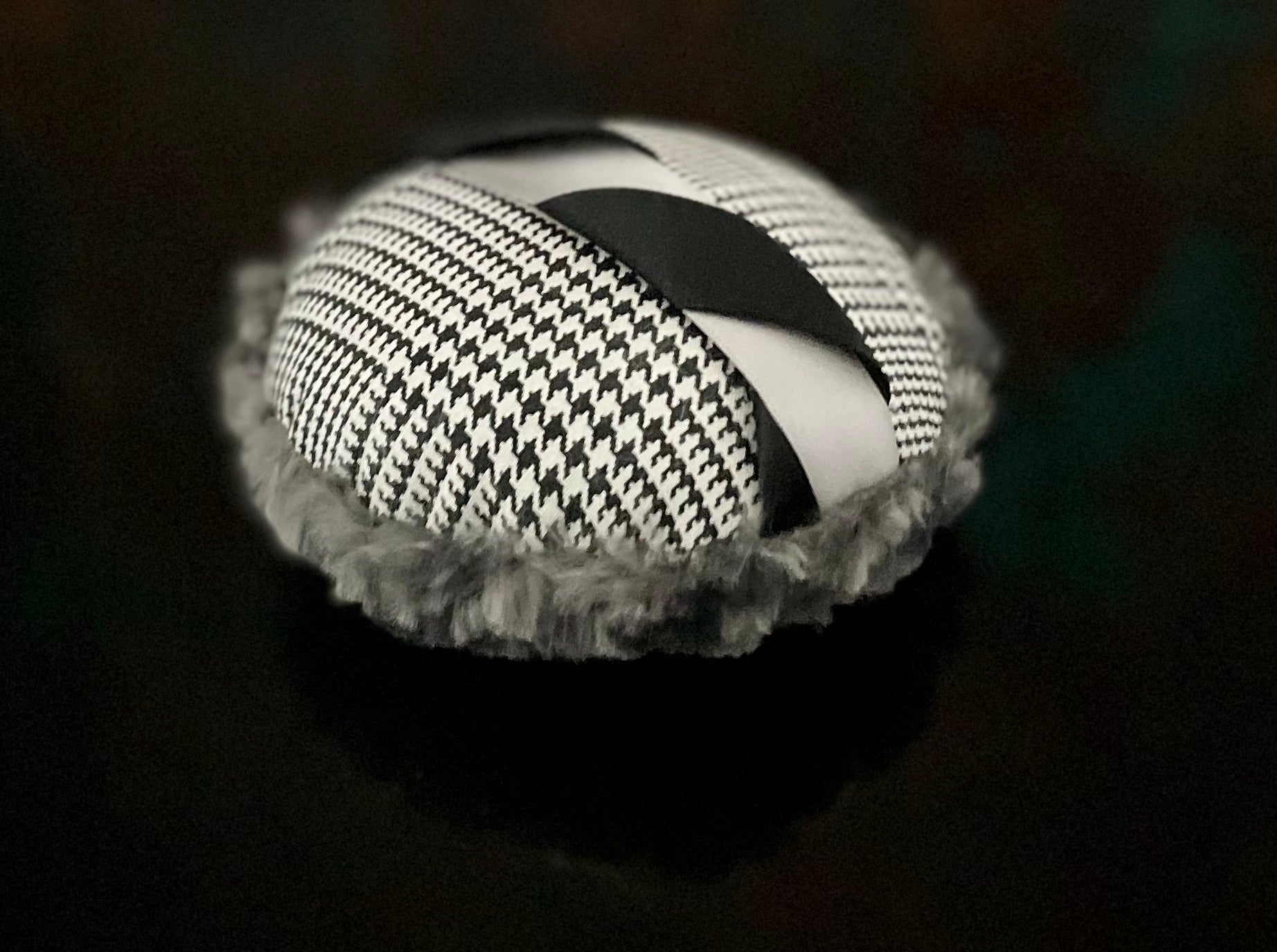 Large unisex powder puff for body - Houndstooth Gray