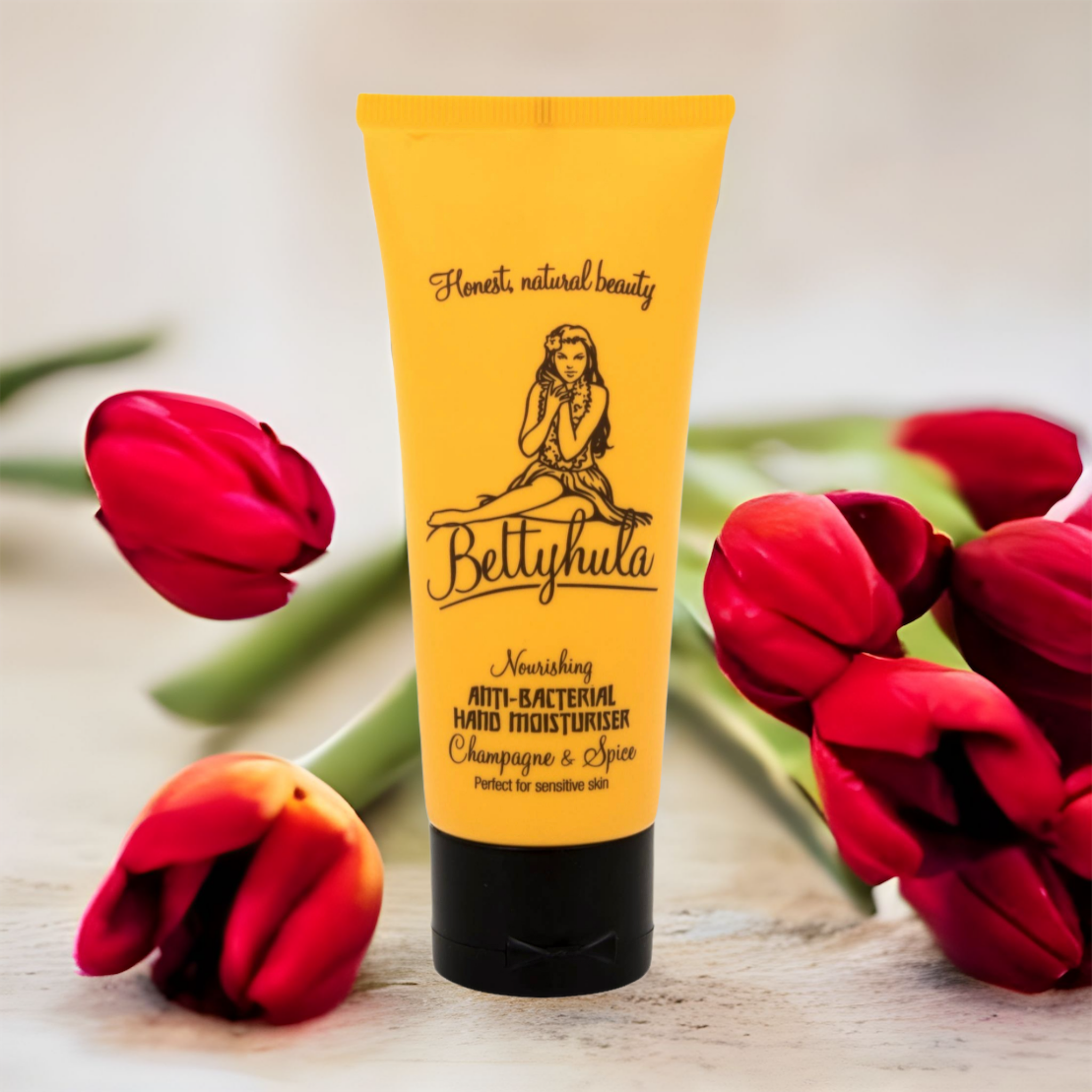 Betty Hula Champagne & Spice Antibacterial Hand Cream