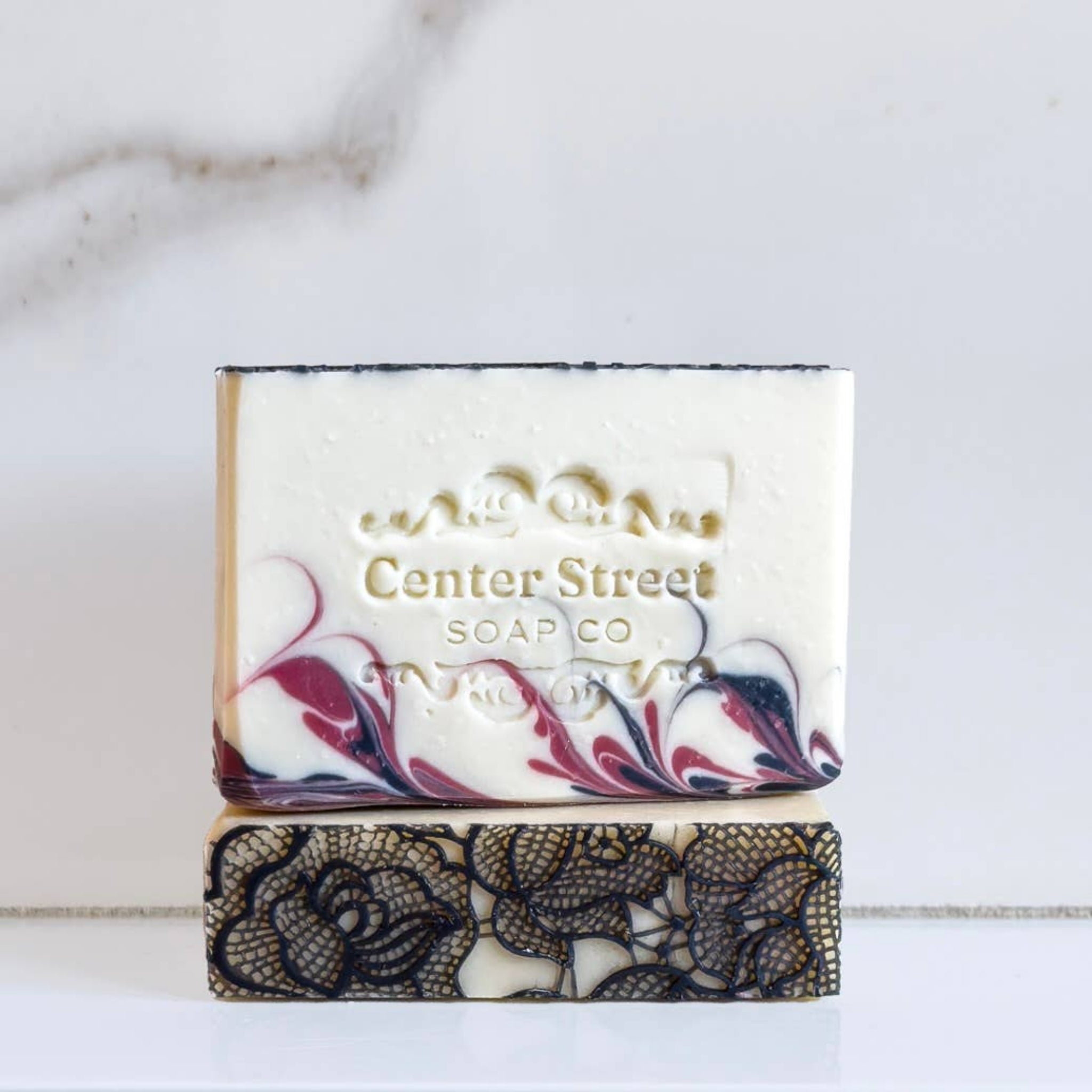 LOVELY LACE Soap (Floral & Fruity)