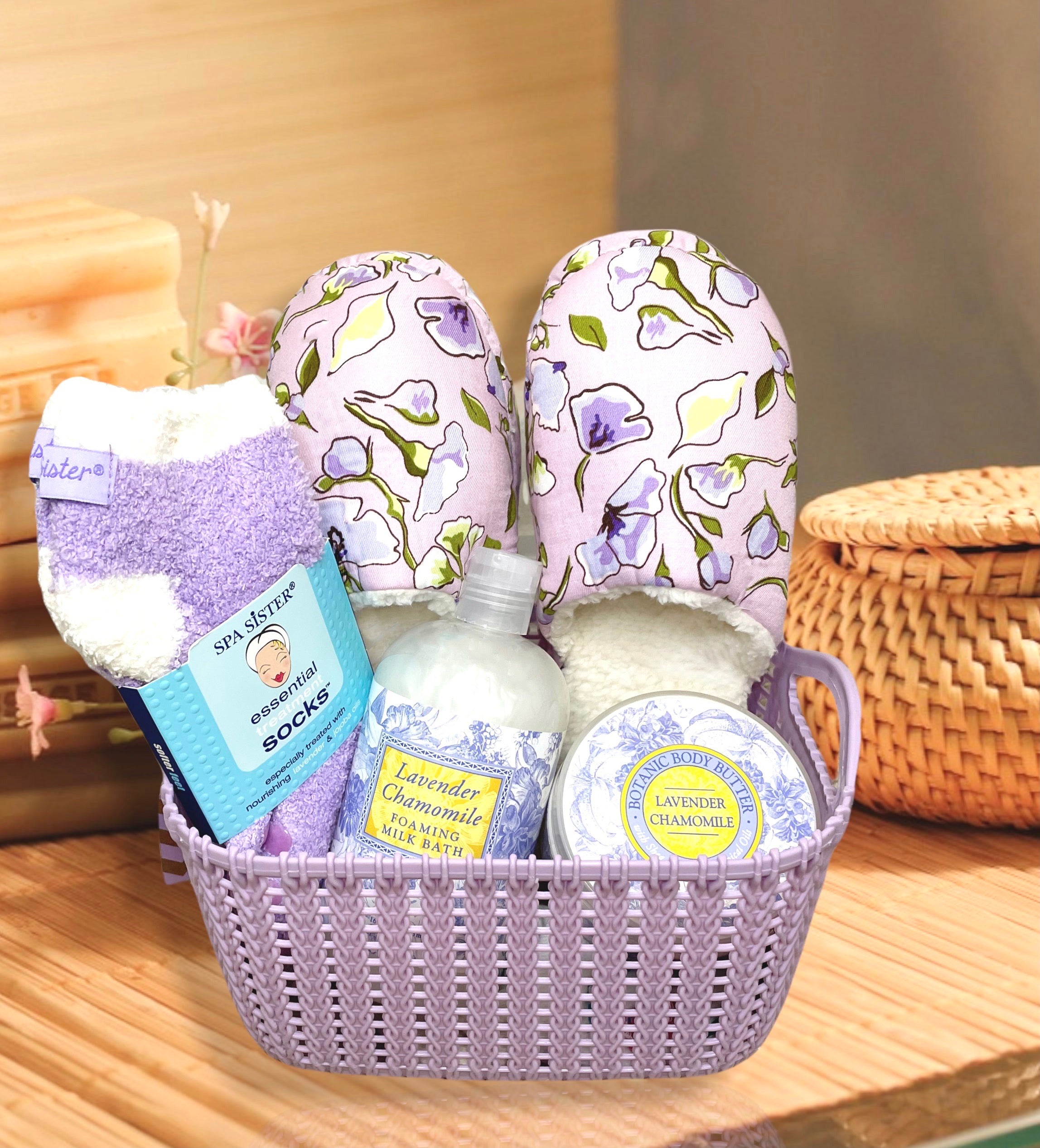 Lavender spa gift set - Greenwich Bay Milk Bath Butter Slippers Socks - Merrybath.com